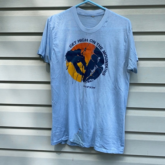 Vintage Aspen T-Shirt “Get High On The Mountains” - Picture 2 of 5